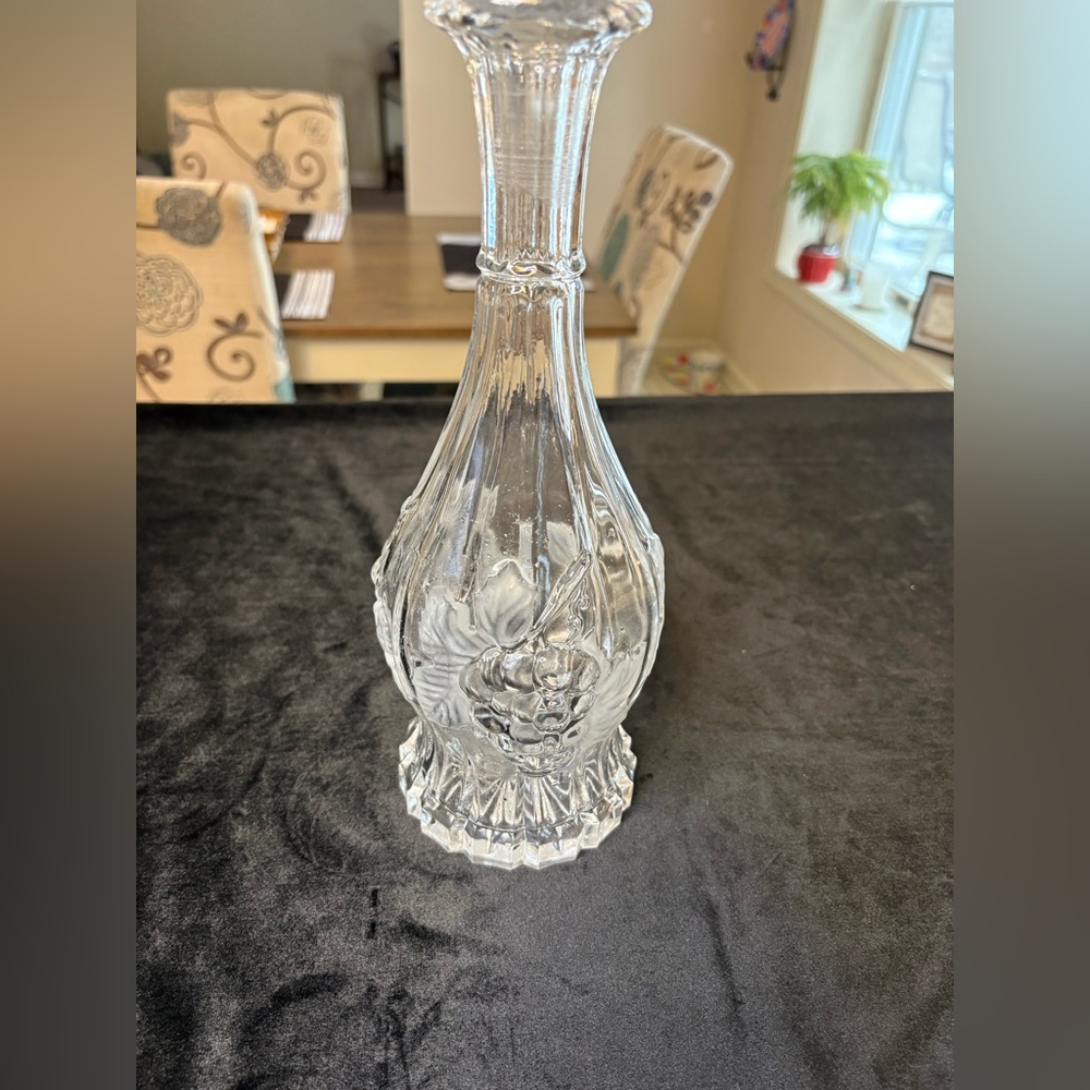 Vintage Cut Glass Decanter For Serving Wine and Spirits - Picture 2 of 4